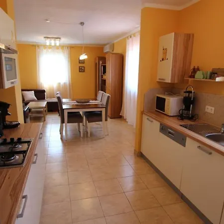 Malinska, Krk 14 * Sveti Vid-Miholjice